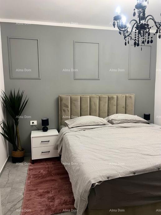 Prodaja - opremljen stan s parkirnim mestom v bližini centra, Pula!