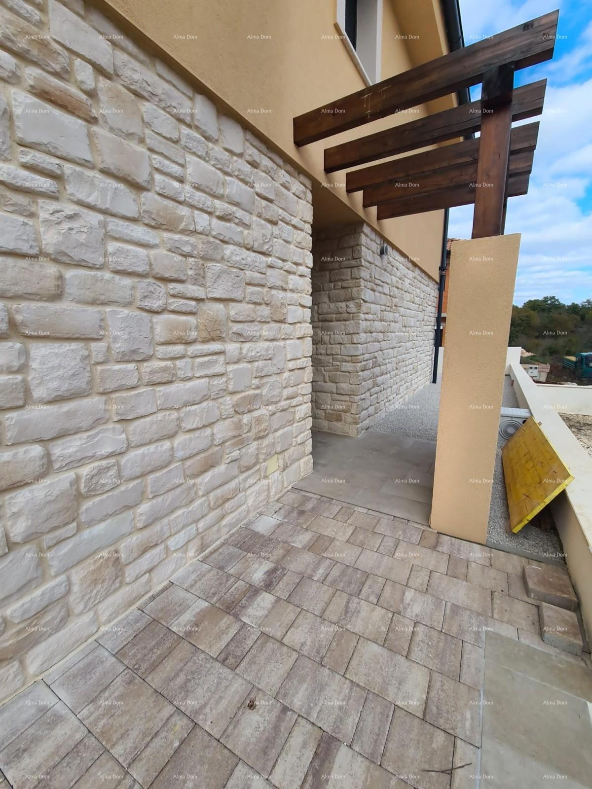 Hiša z bazenom za prodajo - Svetvinčenat