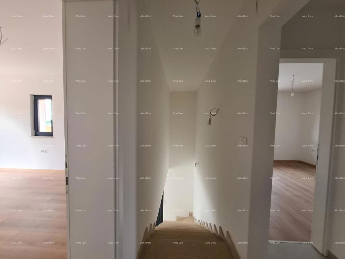 Hiša z bazenom za prodajo - Svetvinčenat