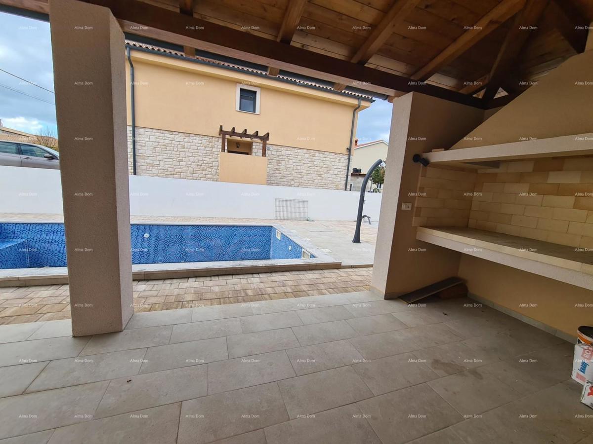 Hiša z bazenom za prodajo - Svetvinčenat