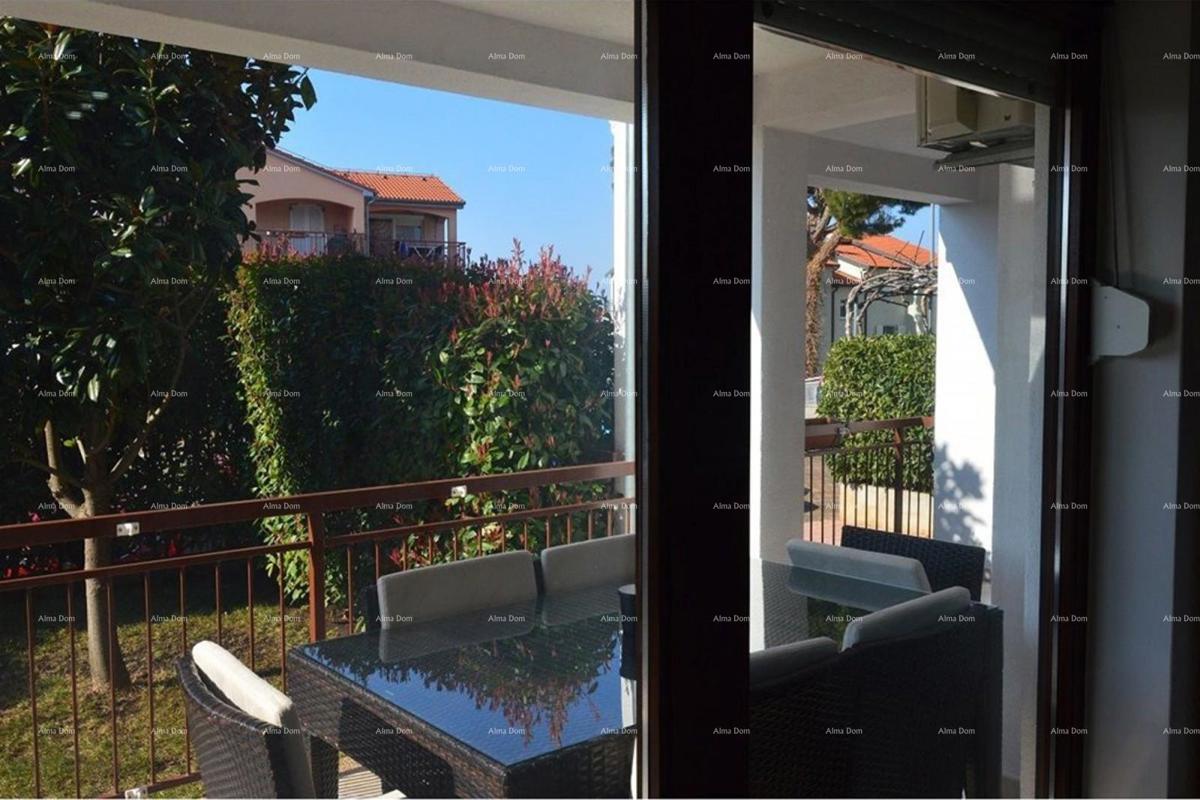 Prostran stan z dvoriščem, Tar