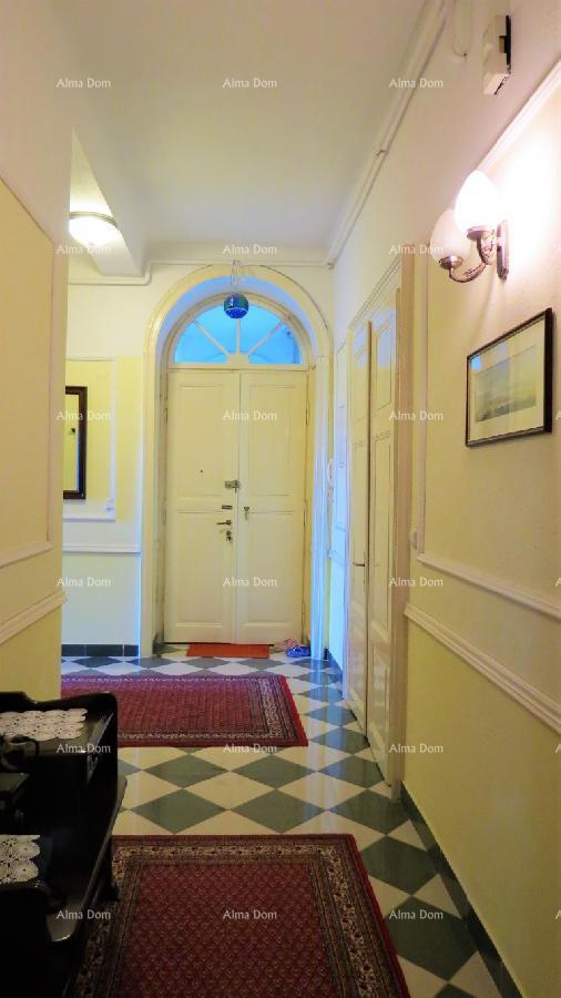 Stanovanje v Puli s 6 spalnicami!