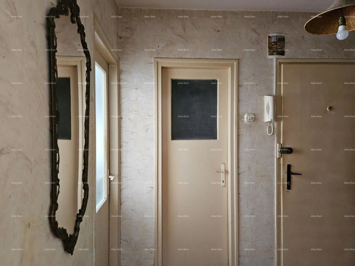 Prodaja - stan s dvema spalnicama na odlični lokaciji, Pula!