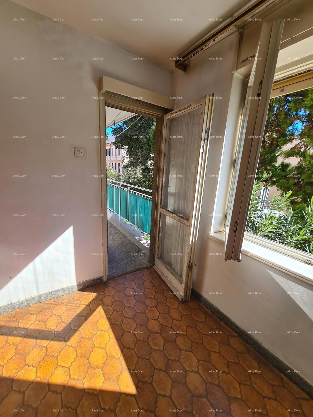 Prodaja - stan s dvema spalnicama na odlični lokaciji, Pula!