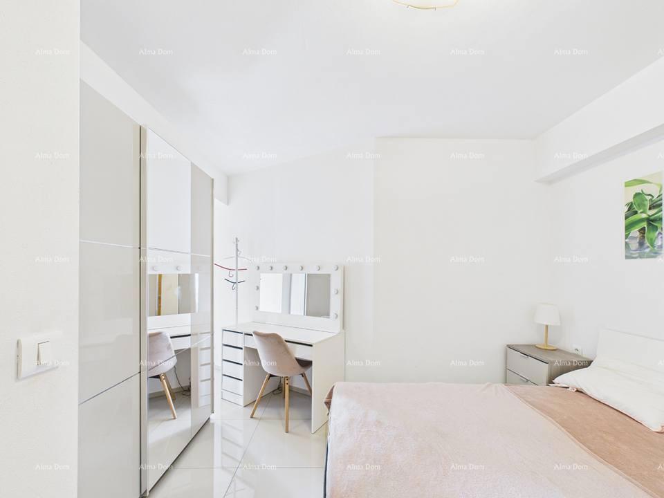 Pula – moderan, popolnoma opremljen stan 52m2 z velikim balkonom in parkiriščem