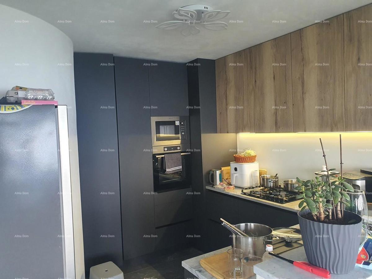 Apartmajska hiša s pogledom na morje