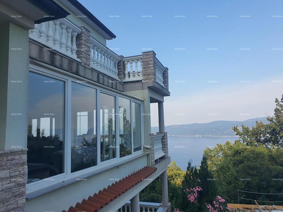 Apartmajska hiša s pogledom na morje