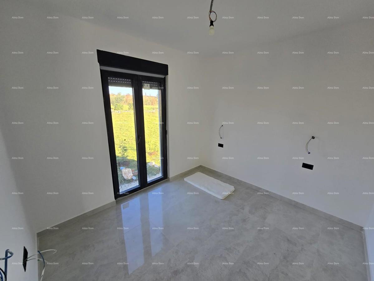 Novogradnja. Hiša v Žminju.