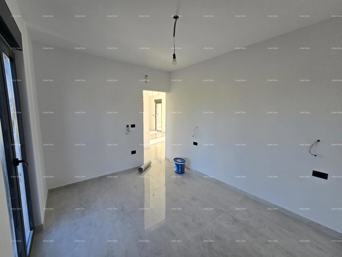 Novogradnja. Hiša v Žminju.