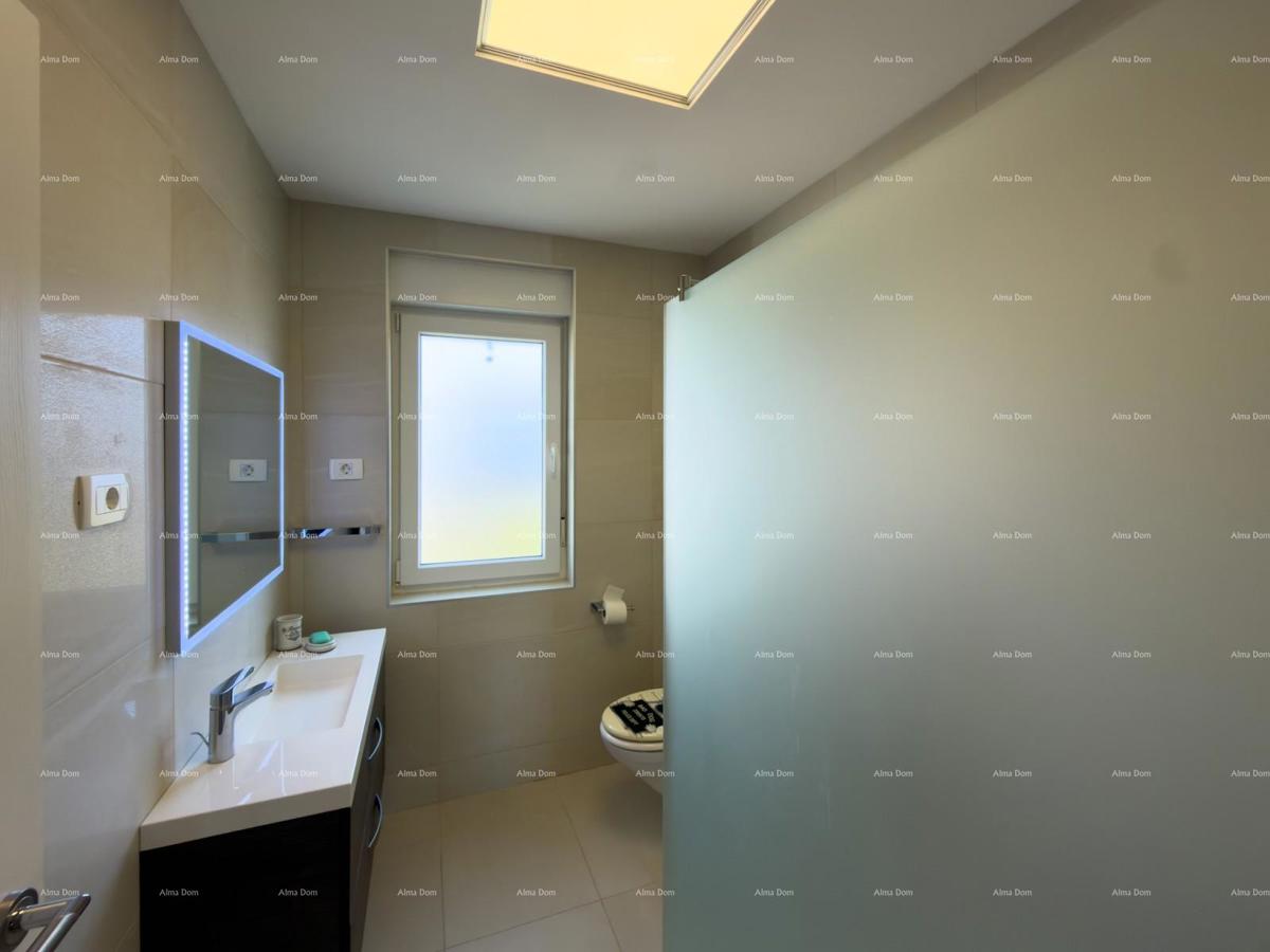 Prodaja atraktivne kuće v Premanturi z razgledom na morje