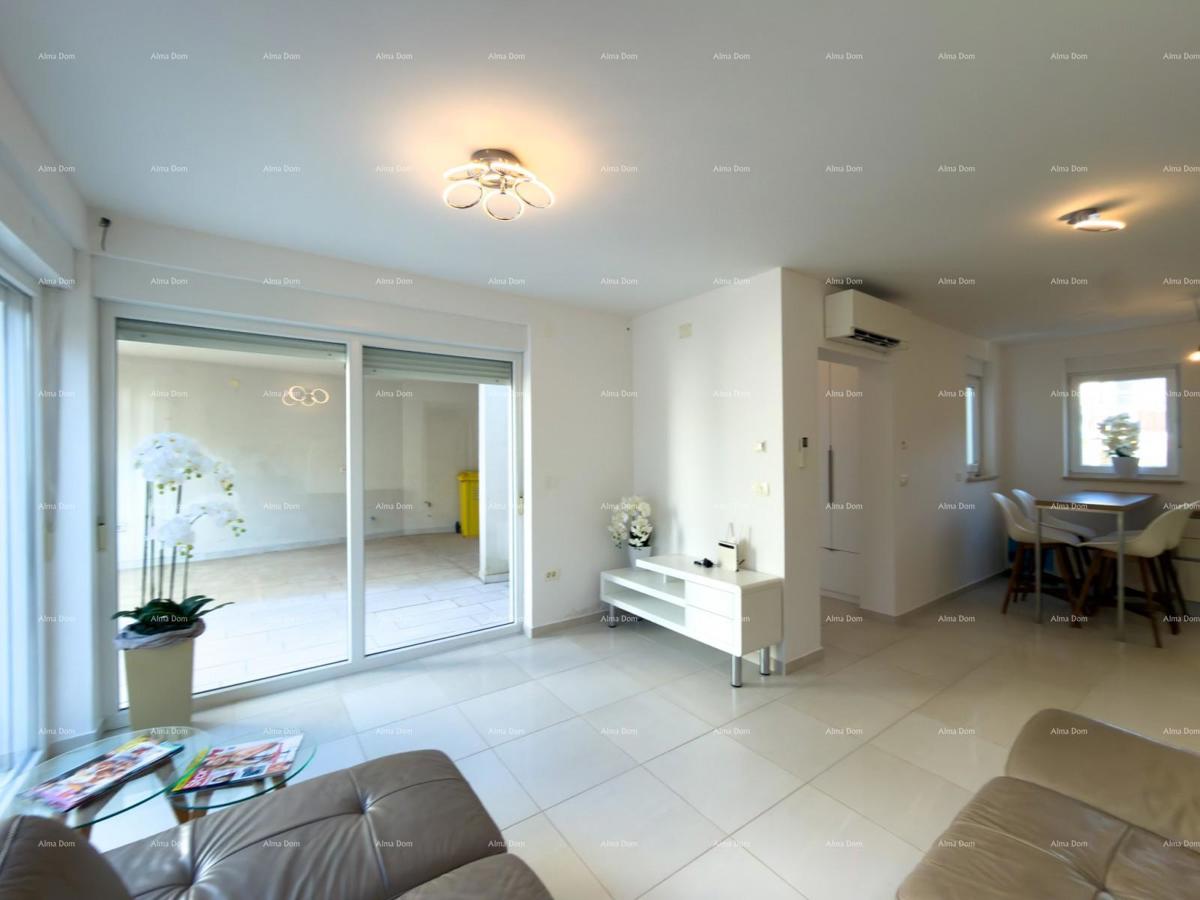 Prodaja atraktivne kuće v Premanturi z razgledom na morje