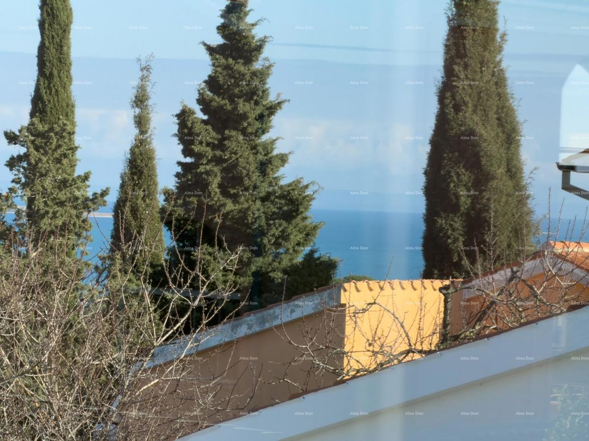 Prodaja atraktivne kuće v Premanturi z razgledom na morje