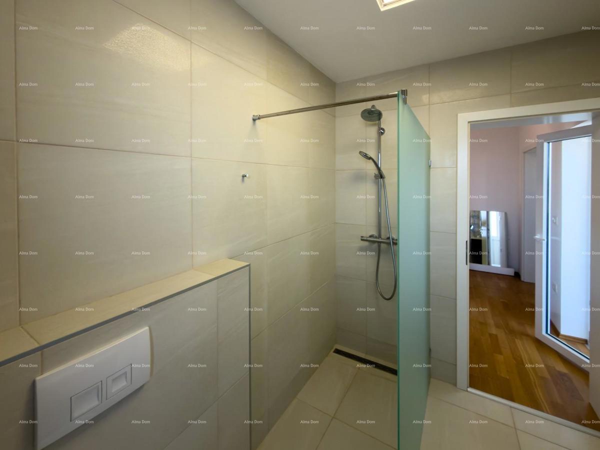 Prodaja atraktivne kuće v Premanturi z razgledom na morje