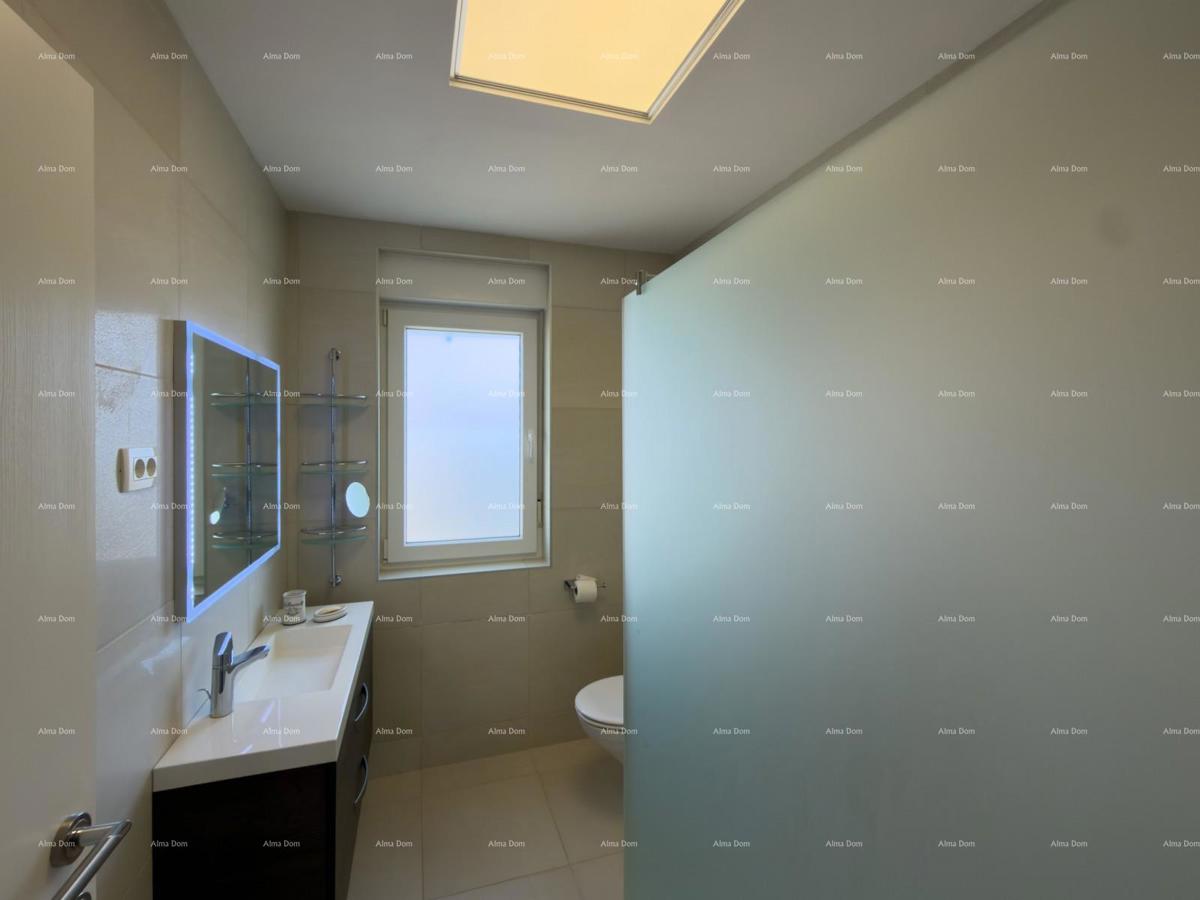 Prodaja atraktivne kuće v Premanturi z razgledom na morje