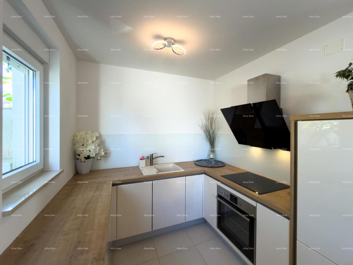 Prodaja atraktivne kuće v Premanturi z razgledom na morje