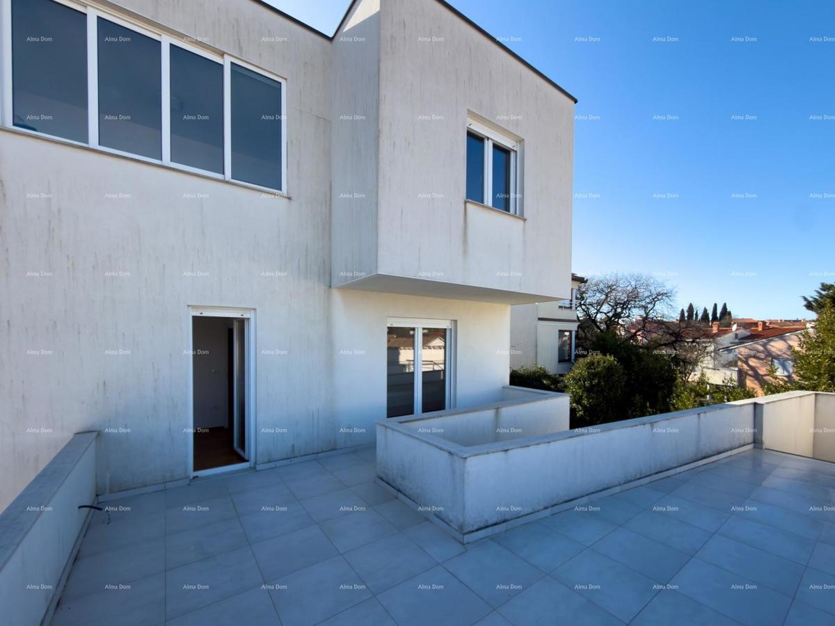 Prodaja atraktivne kuće v Premanturi z razgledom na morje