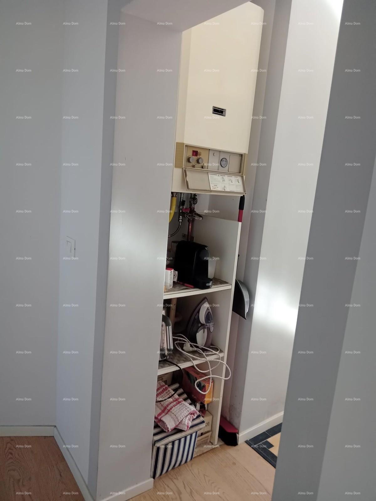 Prodaja - stan s pogledom na more - dve minute do sprehajalne poti Lungomare, Pula!