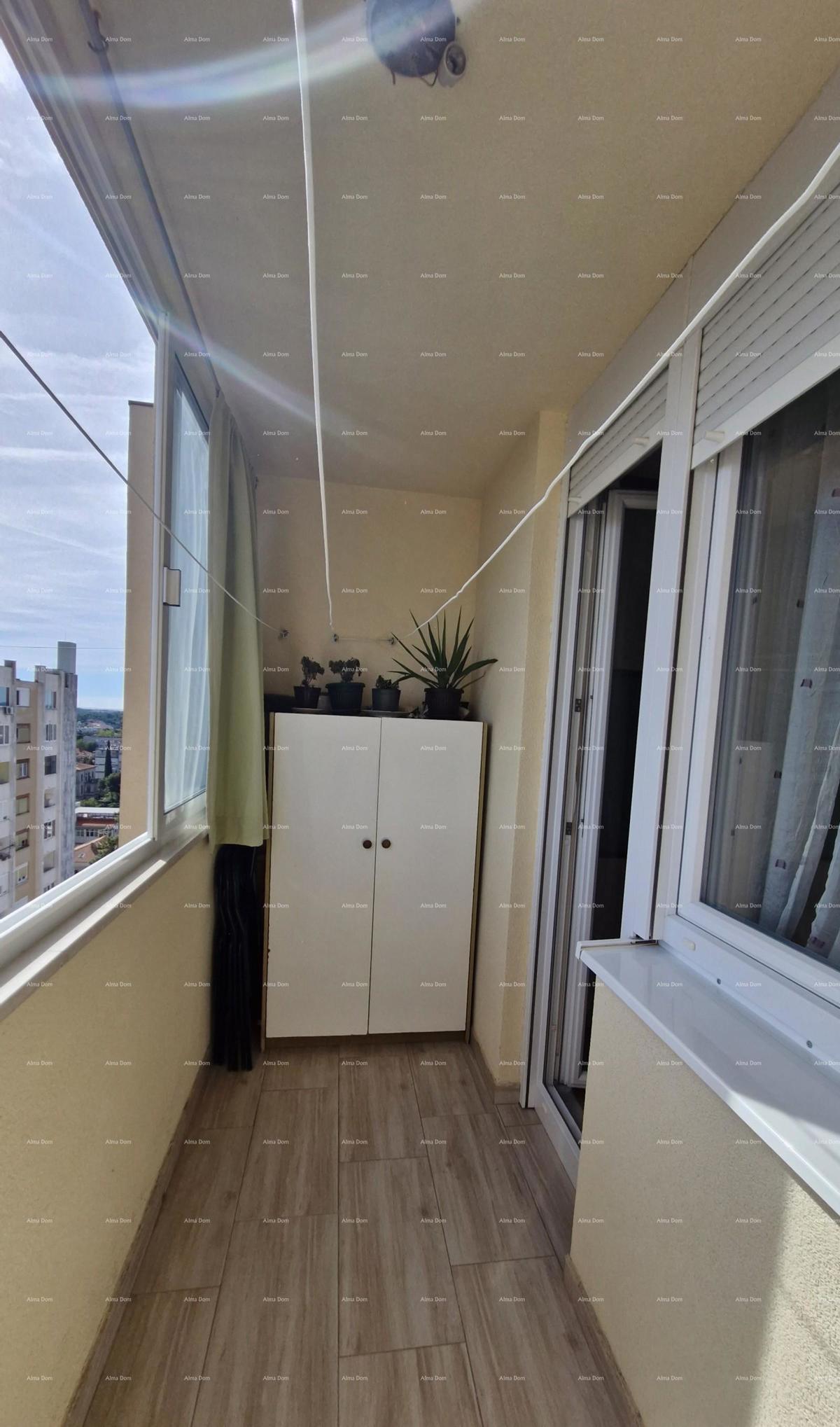 Prodaja stanovanja s pogledom na morje in mesto, Pula, Veruda!