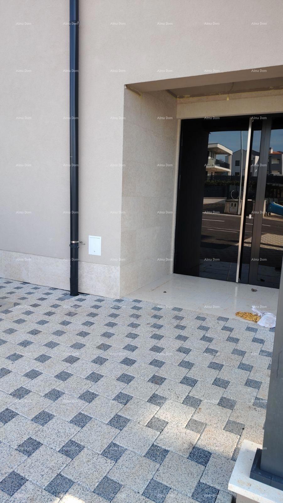 Enosobno stanovanje B3 v 3. nadstropju s KROVNIM TERASO, Vabriga!