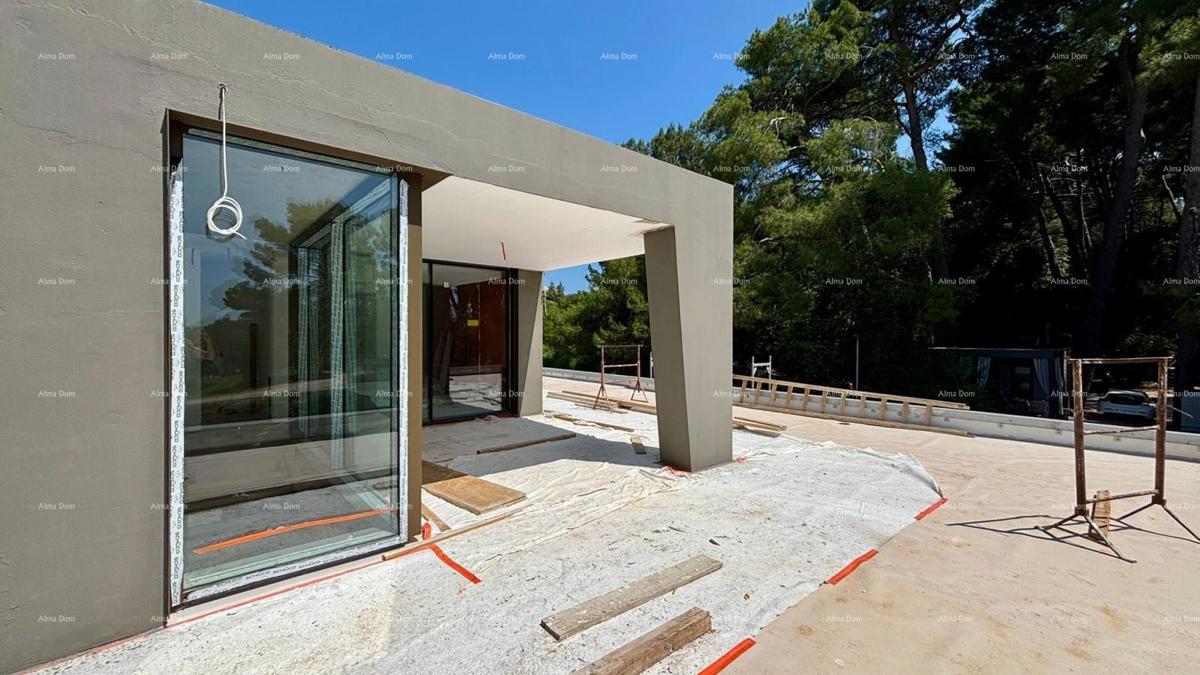 Prodamo moderno vilo v Rovinju