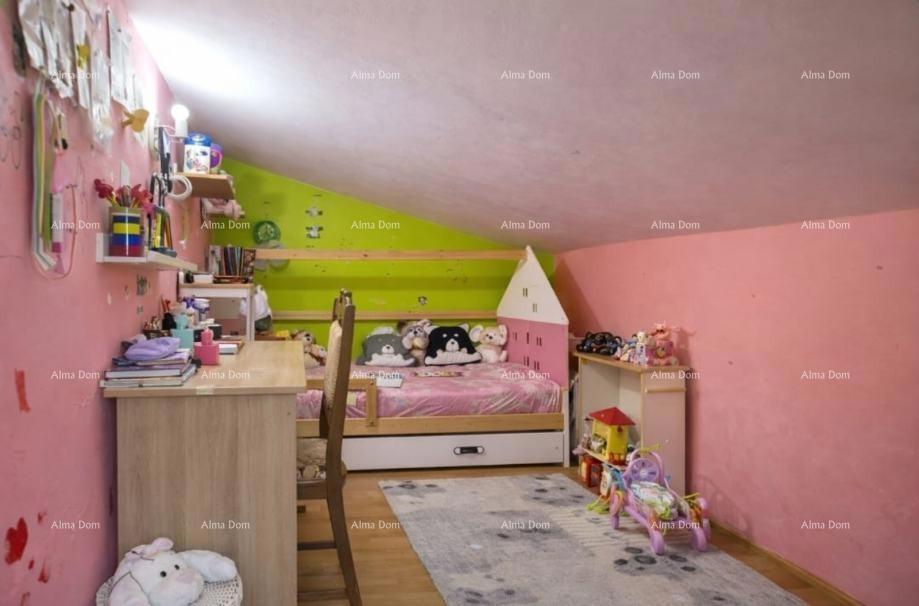 Rovinj – nepremičnina z dvema stanoma s pogledom na morje in parkirnim mestom