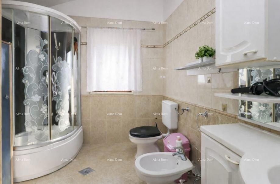 Rovinj – nepremičnina z dvema stanoma s pogledom na morje in parkirnim mestom