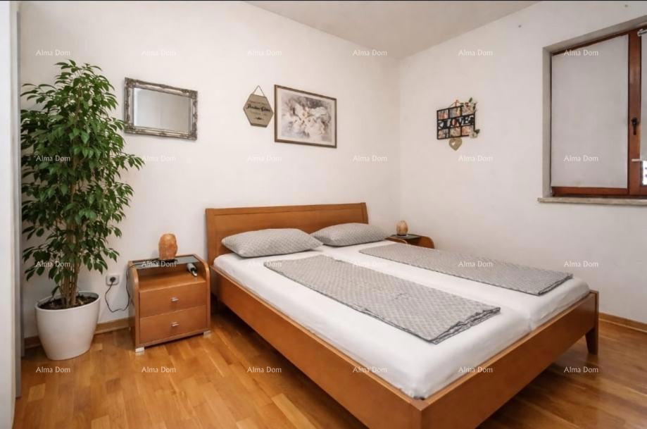 Rovinj – nepremičnina z dvema stanoma s pogledom na morje in parkirnim mestom