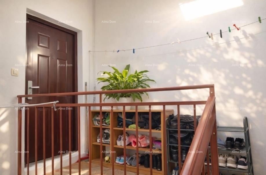 Rovinj – nepremičnina z dvema stanoma s pogledom na morje in parkirnim mestom