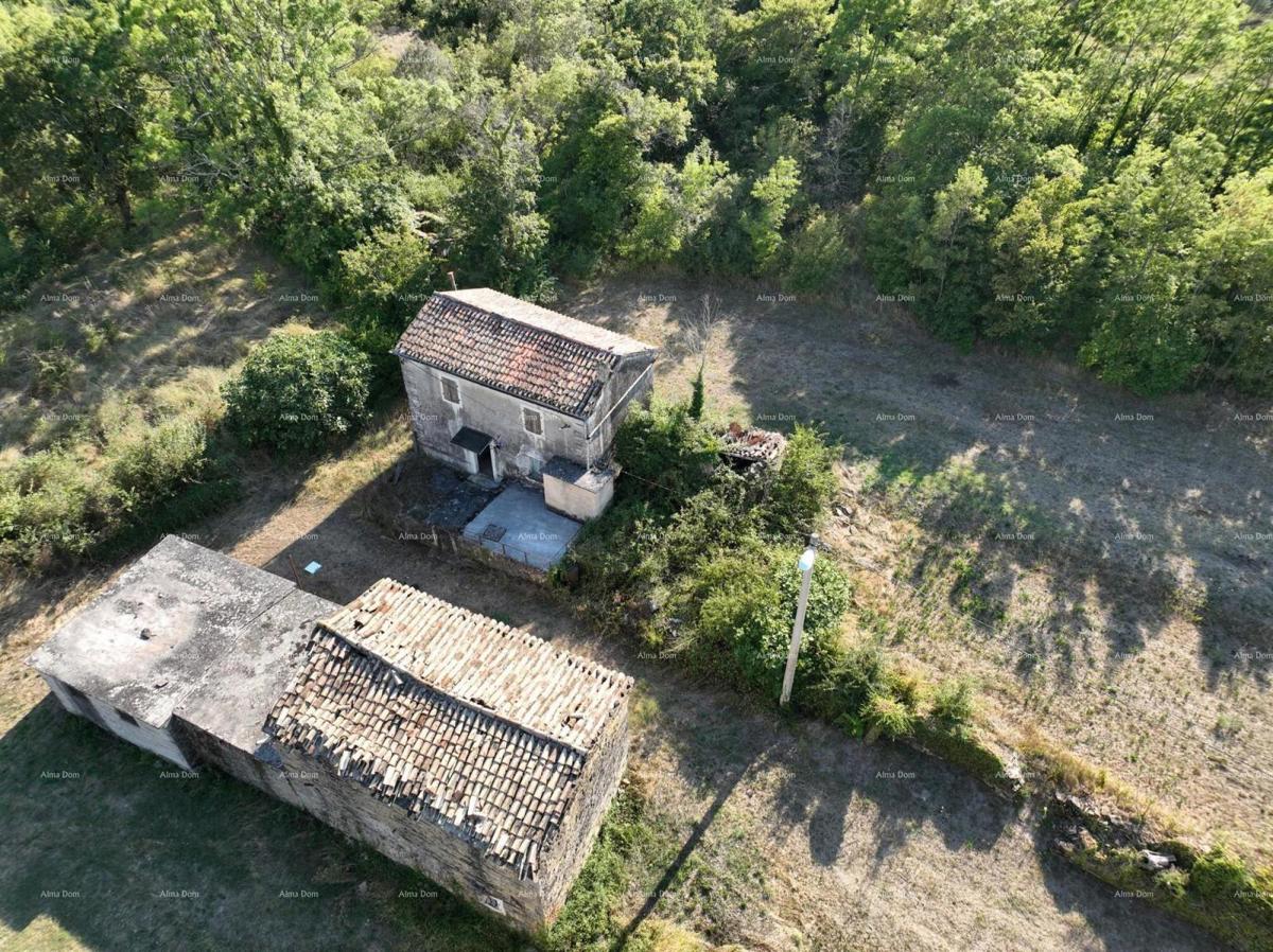 Kršan – na prodaj stara kamnita hiša