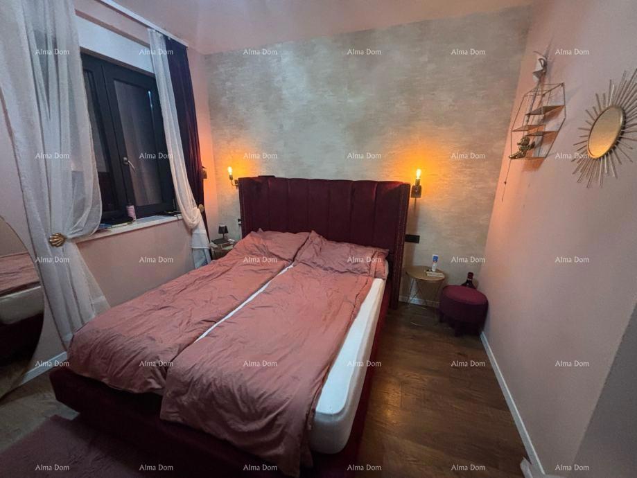 POREČ, Žbandaj – sodoben stan s strešno teraso in jacuzzijem