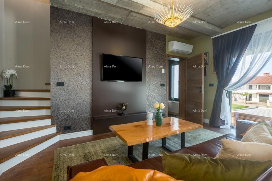 POREČ, Žbandaj – sodoben stan s strešno teraso in jacuzzijem