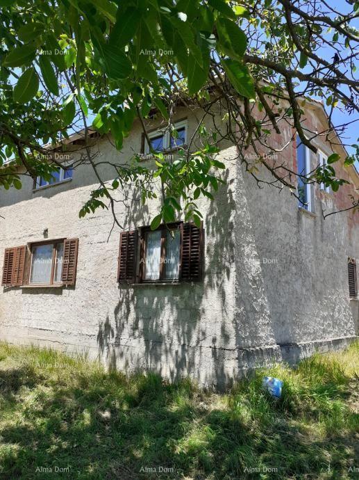 Prodaja hiše z dvema gradbenima parcelama – Tinjan