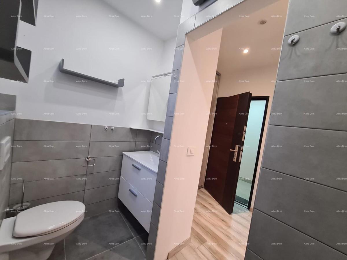 Pula – renoviran dvosobni stan v centru, 72,83 m²