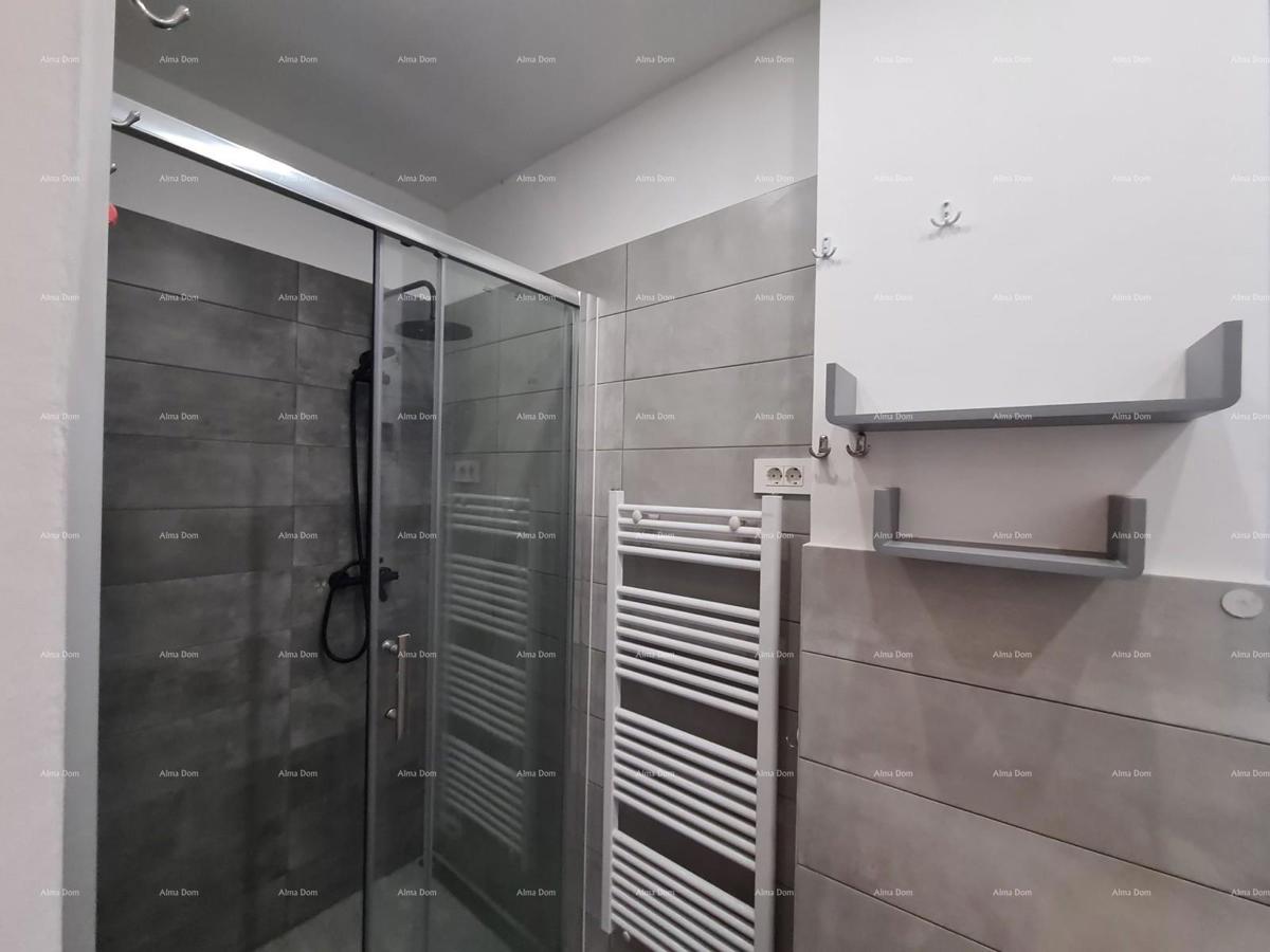 Pula – renoviran dvosobni stan v centru, 72,83 m²