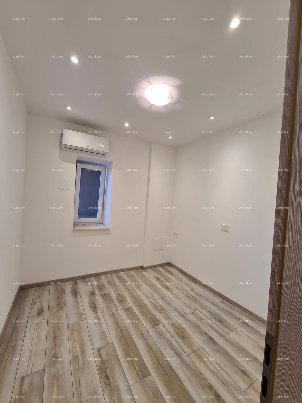 Pula – renoviran dvosobni stan v centru, 72,83 m²
