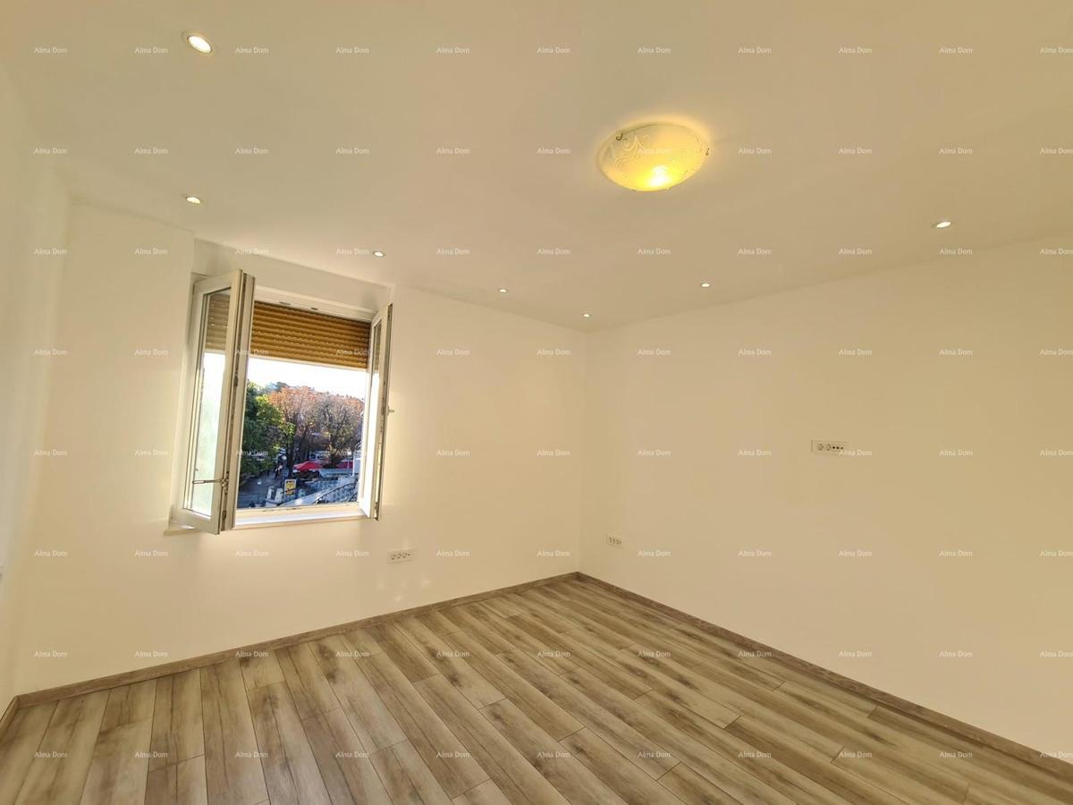 Pula – renoviran dvosobni stan v centru, 72,83 m²