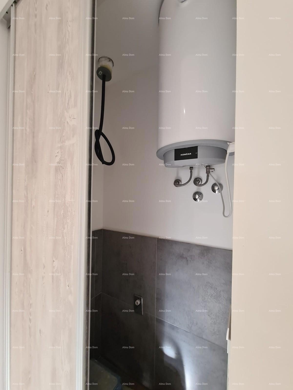 Pula – renoviran dvosobni stan v centru, 72,83 m²