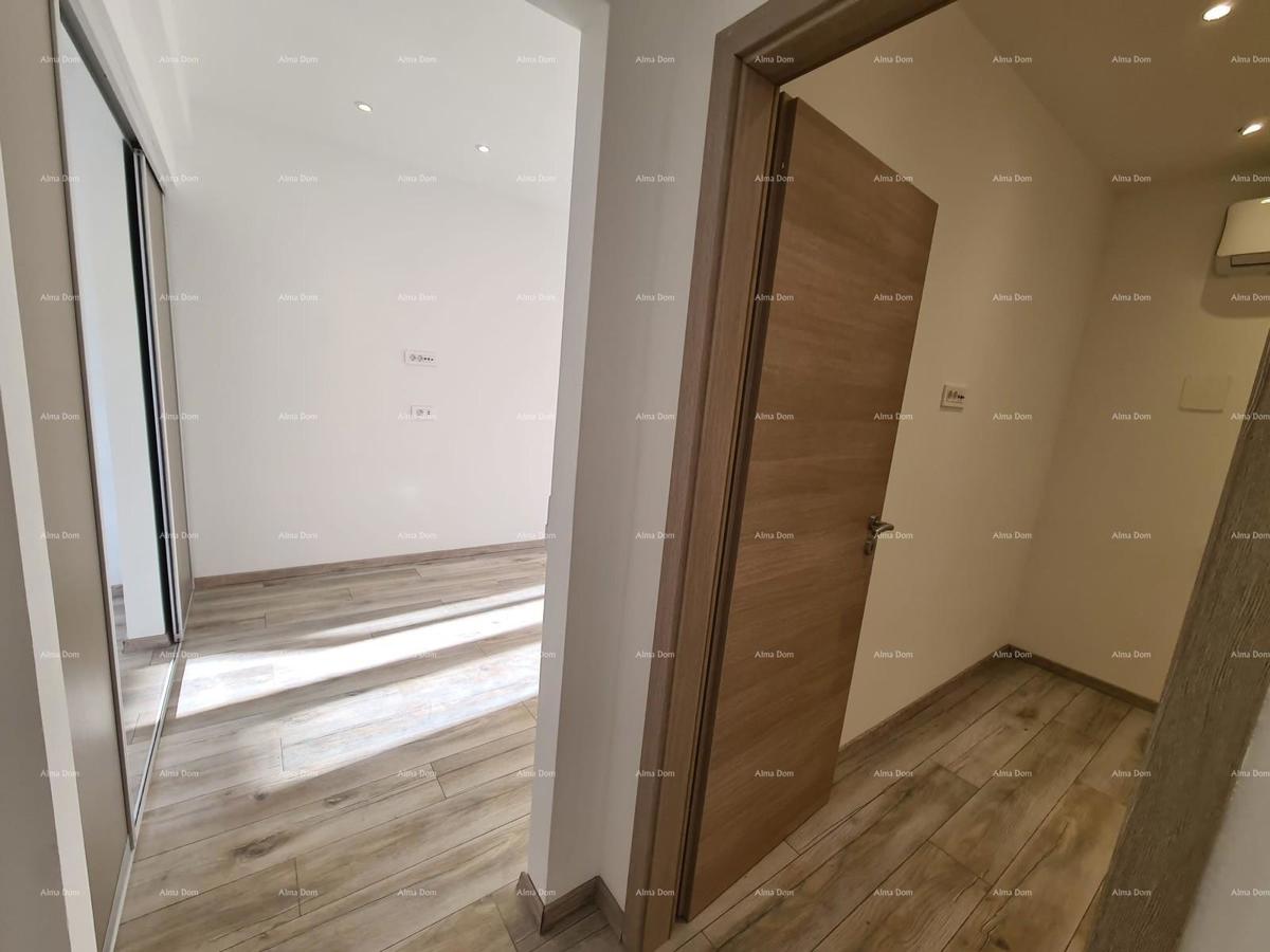 Pula – renoviran dvosobni stan v centru, 72,83 m²