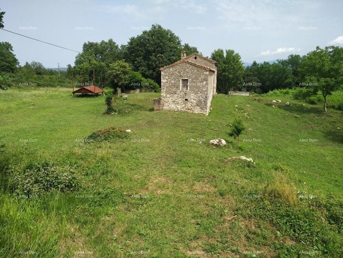 Istrsko posestvo s pogledom na Učko v Kršanu