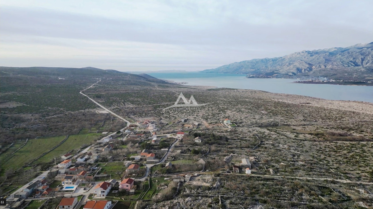 MASLENIČKO ŽDRILO - GRADBENO ZEMLJIŠČE POVRŠINE 615 M2 - PRISTOPNA POT - VODA IN ELEKTRIKA DO ZEMLJIŠČA - 61.500 €
