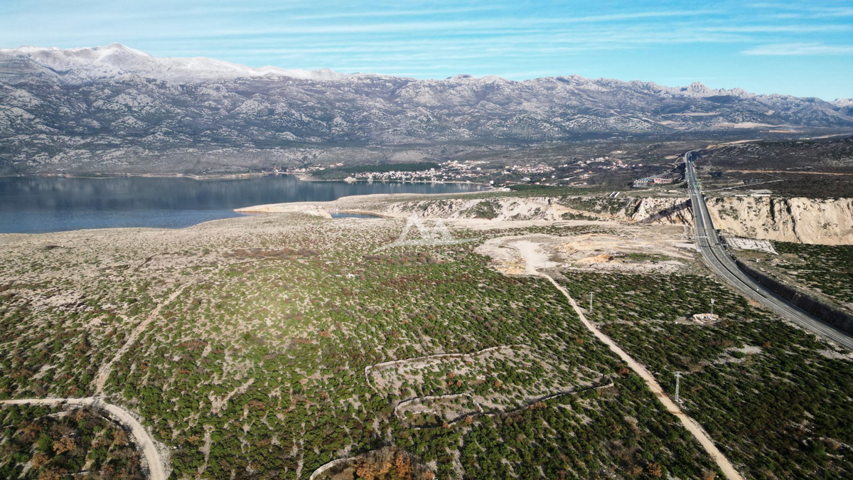 MASLENIČKO ŽDRILO - GRADBENO ZEMLJIŠČE POVRŠINE 615 M2 - PRISTOPNA POT - VODA IN ELEKTRIKA DO ZEMLJIŠČA - 61.500 €