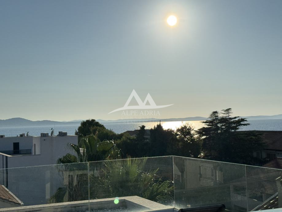 Luksuzno stanovanje z zasebnim vrtom in jacuzzijem – Diklovac, Zadar