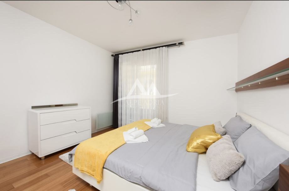 Luksuzno stanovanje z zasebnim vrtom in jacuzzijem – Diklovac, Zadar