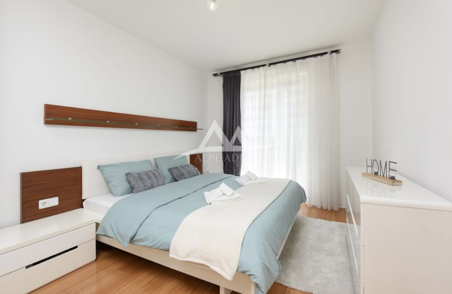 Luksuzno stanovanje z zasebnim vrtom in jacuzzijem – Diklovac, Zadar