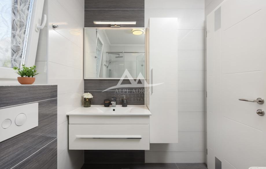 Luksuzno stanovanje z zasebnim vrtom in jacuzzijem – Diklovac, Zadar