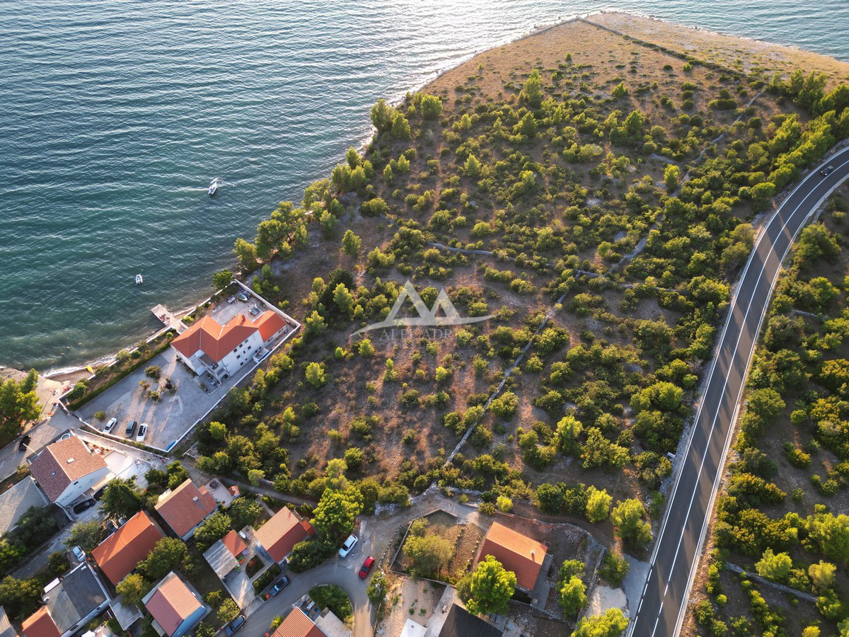 ROVANJSKA - ATRAKTIVNO ZEMLJIŠČE - 1.700 M2 - 293.250 €