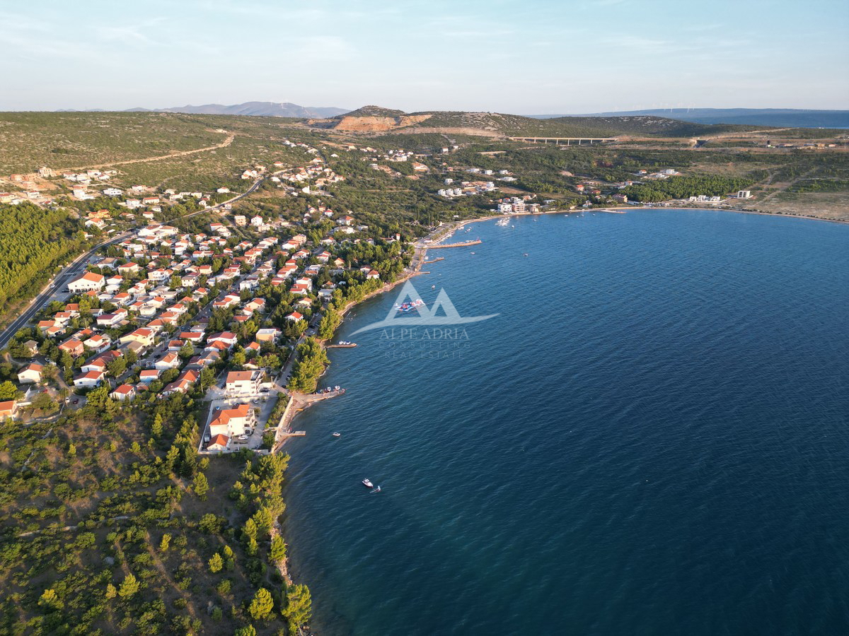 ROVANJSKA - ATRAKTIVNO ZEMLJIŠČE - 1.700 M2 - 293.250 €