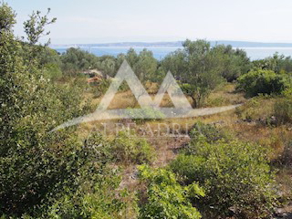 HITNO - HITNO - ATRAKTIVNA LOKACIJA - ZAZIDLJIVA PARCELA 899 M2 - 189.000€