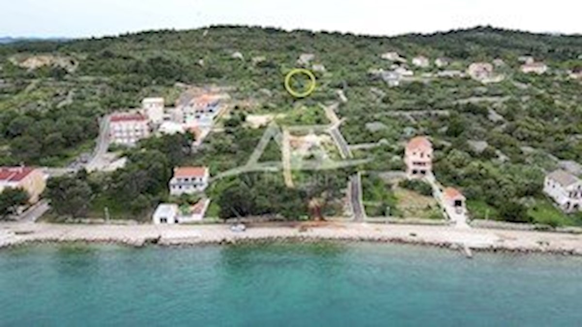 HITNO - HITNO - ATRAKTIVNA LOKACIJA - ZAZIDLJIVA PARCELA 899 M2 - 189.000€