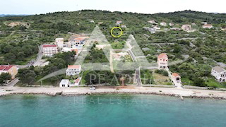 HITNO - HITNO - ATRAKTIVNA LOKACIJA - ZAZIDLJIVA PARCELA 899 M2 - 189.000€